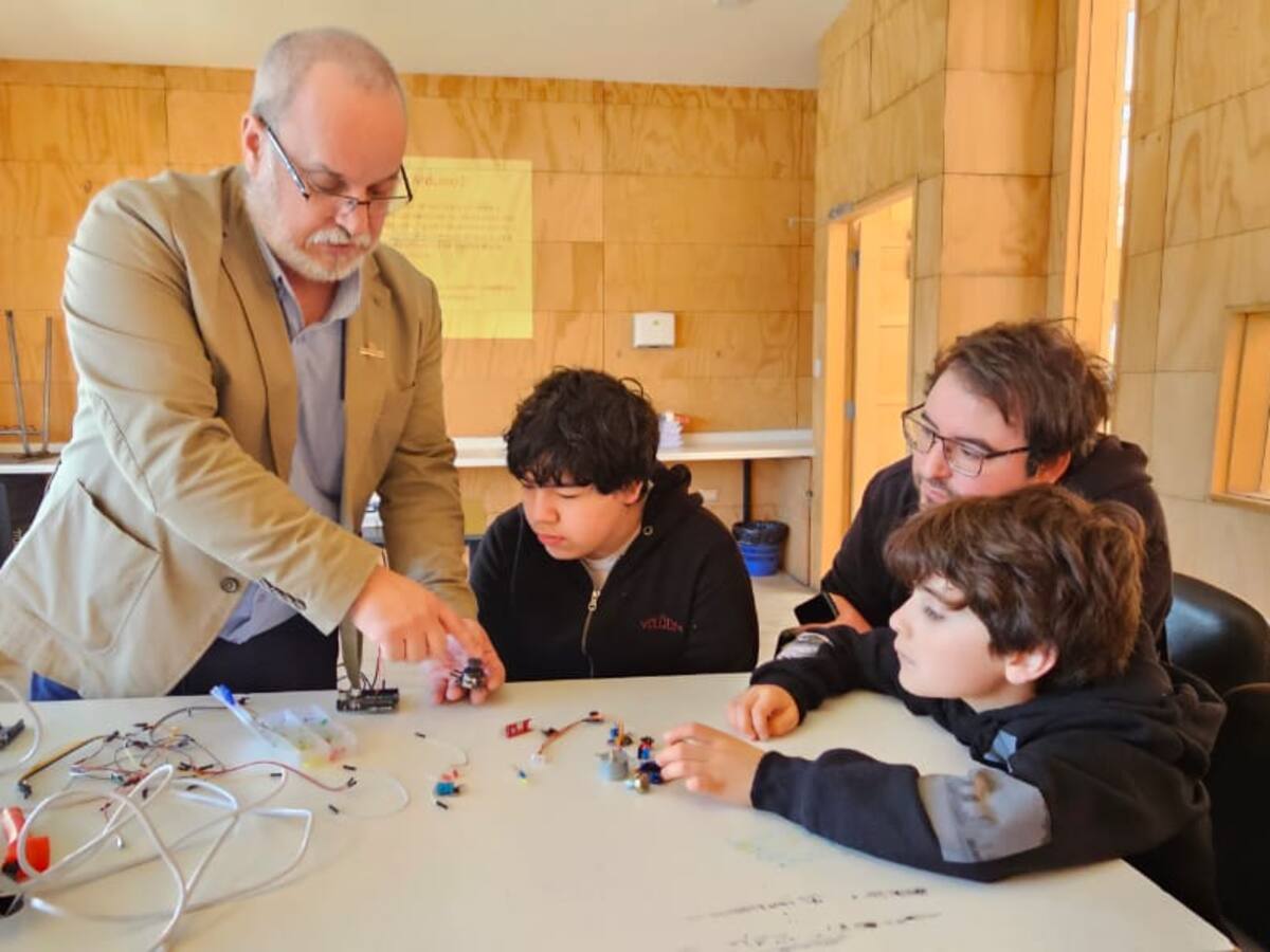 Congreso Futuro en tu Comuna llegó hasta Chiloé para divulgar ciencias a más de 2 mil estudiantes