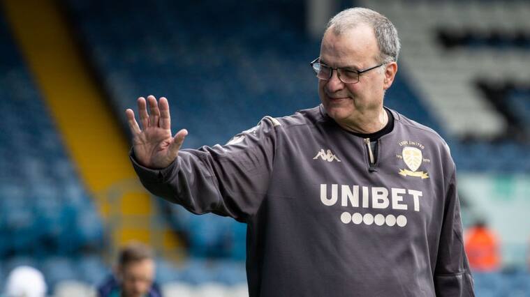 Marcelo Bielsa en un partido de Leeds United