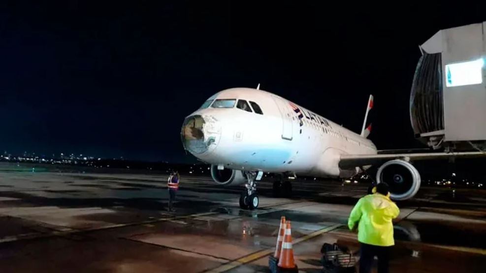 Iquique: evacuan aeropuerto de la ciudad tras aviso de bomba en un avión