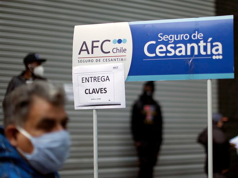 Vuelven a abrir sucursales de Puente Alto y Maipú para recibir el seguro de cesantía