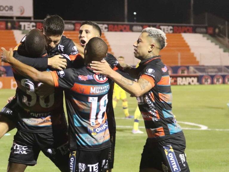 En guerra de goles, Cobresal derrotó a Everton y trepó posiciones en el Campeonato Nacional 2023
