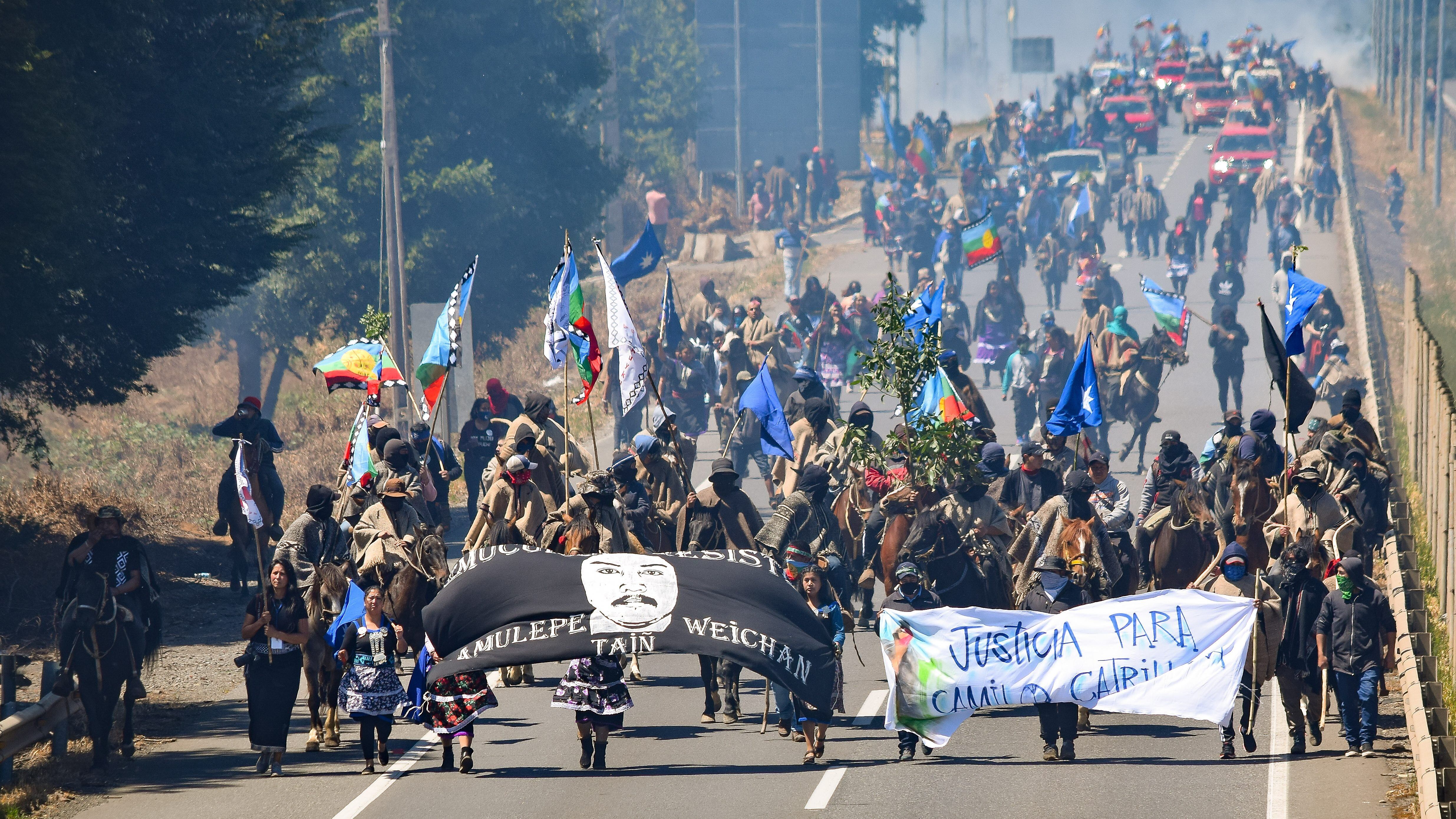 14 DE NOVIEMBRE 2020 / ERCILLAA dos años de la muerte de Camilo Catrillanca, comunidades de La Araucanía de reúnen en una cabalgata desde Temucuicui hacia el centro de Ercilla para pedir justicia.
FOTO: ROCIO CUMINAO ROJAS / AGENCIAUNO