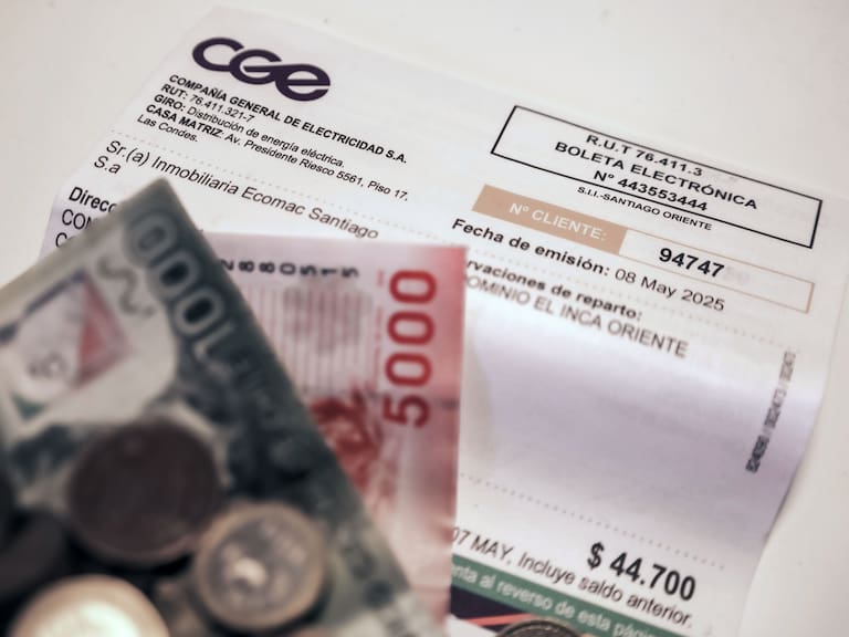 Informe independiente asegura que error en doble cobro de la luz aún no llega a los hogares: solo se han cobrado dos de los US$110 millones