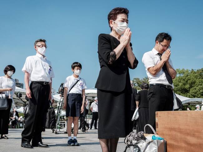 Ciudadanos de Hiroshima homenajean a las víctimas del ataque nuclear de EEUU