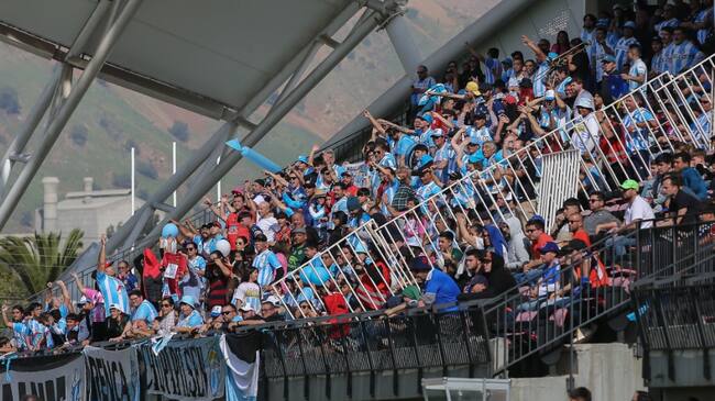 Hinchas de Magallanes se lanzan contra la dirigencia tras denunciar a fanáticos de la U por violento robo