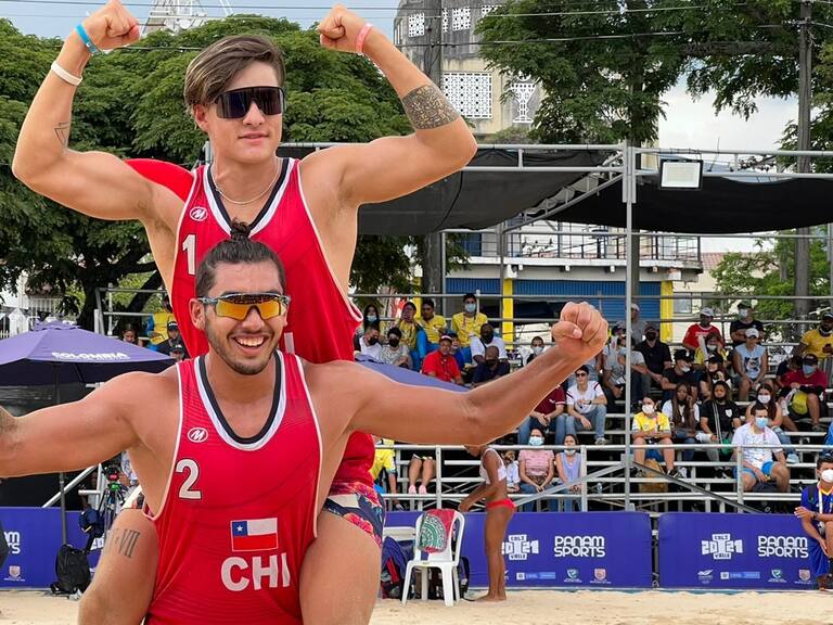 Vicente Droguett y Noé Aravena lograron el bronce en el voleibol playa de Cali: "Nos sacamos un gran peso de encima"