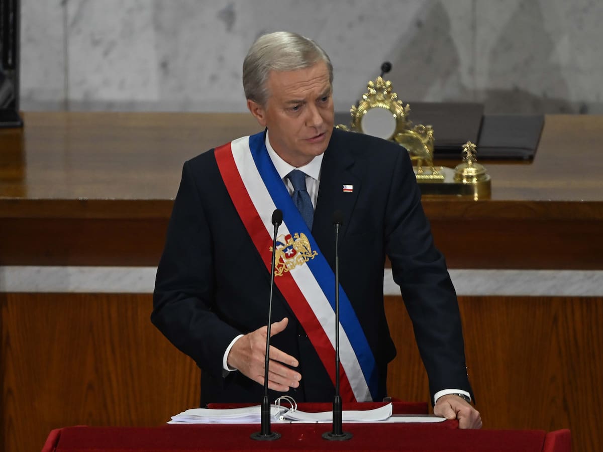 ¿Qué es el iliberalismo? El concepto que vuelve al debate en Chile tras críticas a la reforma de seguridad de Kast