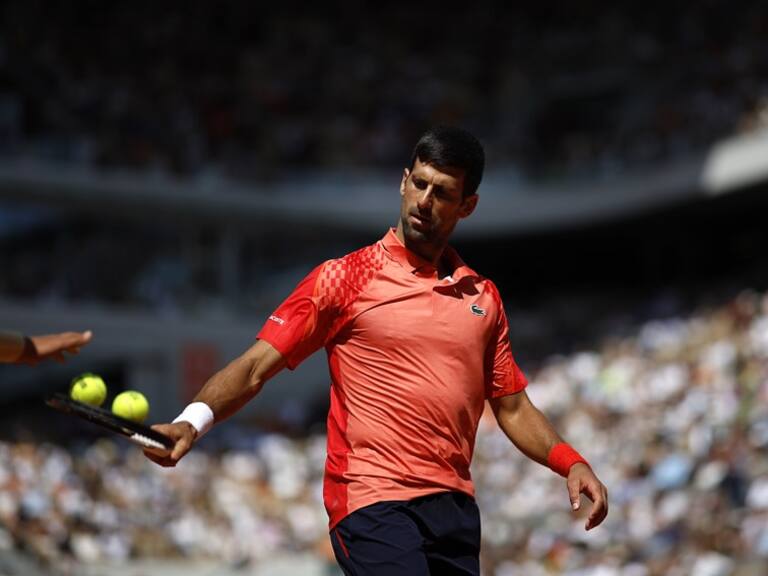 Novak Djokovic quedó marcando ocupado tras inesperada pifiadera que se llevó del público francés en Roland Garros