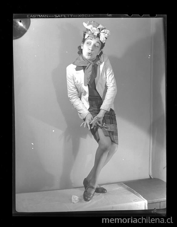 Anita González vestida como su personaje "La Desideria", hacia 1950 Archivo Fotográfico y Digital. Fondo Molina Lahitte