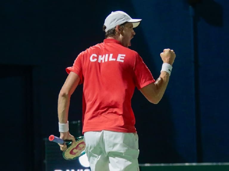 Nicolás Jarry se sacude de sus lamentos con sólida victoria sobre peruano Varillas e iguala la serie 2-2 en Ñuñoa por Copa Davis