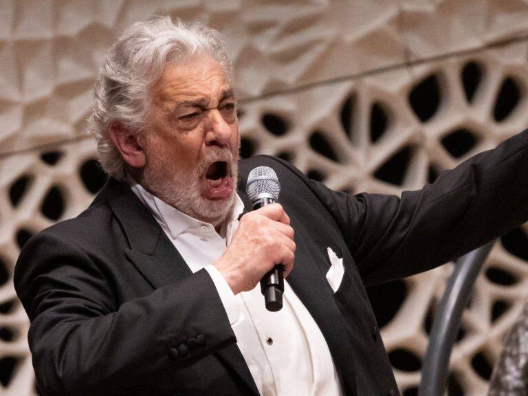 Plácido Domingo reconoció acusaciones de acoso sexual y abuso de poder