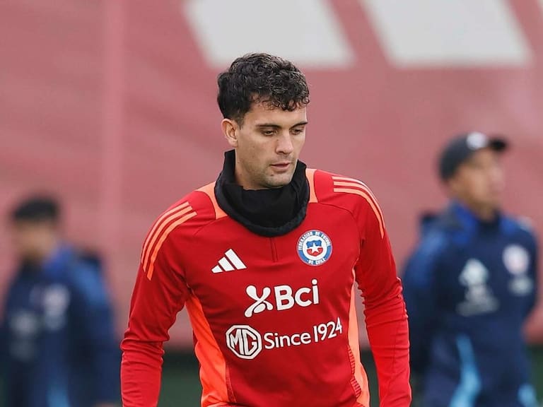 Carlos Parra - Comunicaciones FFCh.