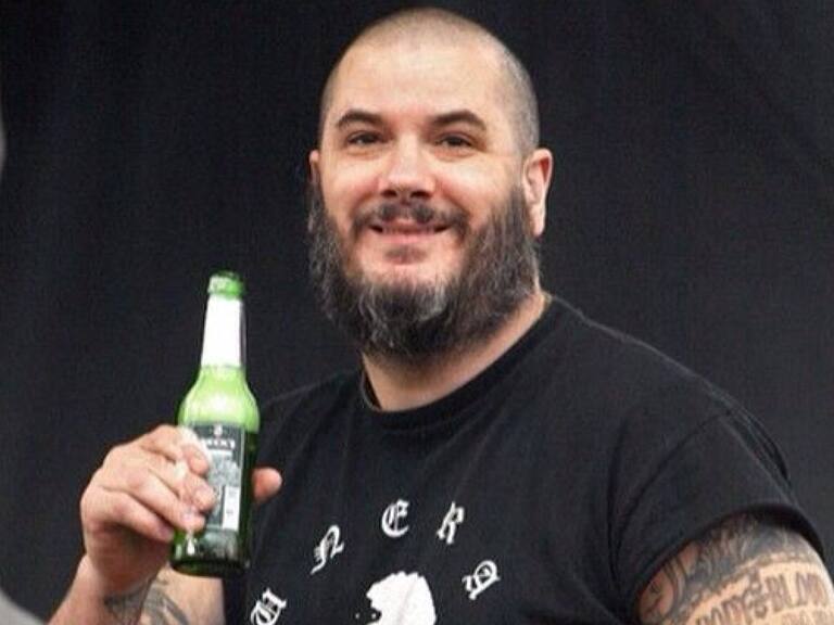 99 artistas de heavy metal se unieron para lanzar un explosivo cover de «99 Bottles of Beer» de Melvins