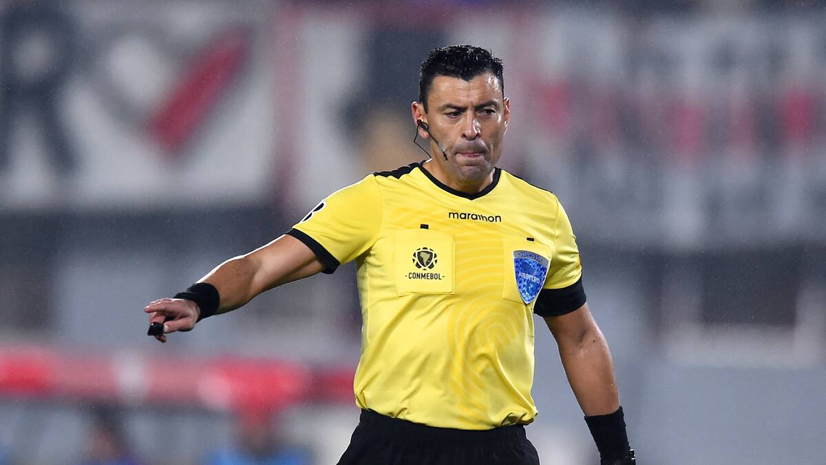 Clubes del fútbol chileno manifiestan su molestia por visita de Roberto Tobar a la directiva de Colo Colo