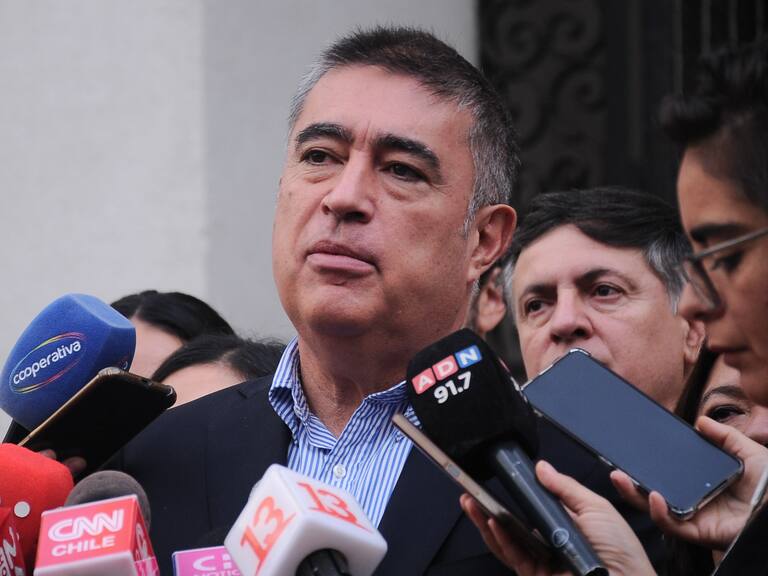 Alcalde Mario Desbordes presenta querella en contra de Irací Hassler y Karol Cariola por presunto tráfico de influencias