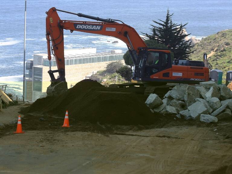 «El remedio peor que la enfermedad»: tramitan denuncia contra el MOP por plan de rellenar con cemento socavones en Viña del Mar