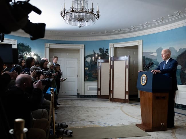 El presidente de Estados Unidos, Joe Biden, habla con los medios en la Casa Blanca sobre el informe del fiscal Rober Hur que detalla su falta de memoria.