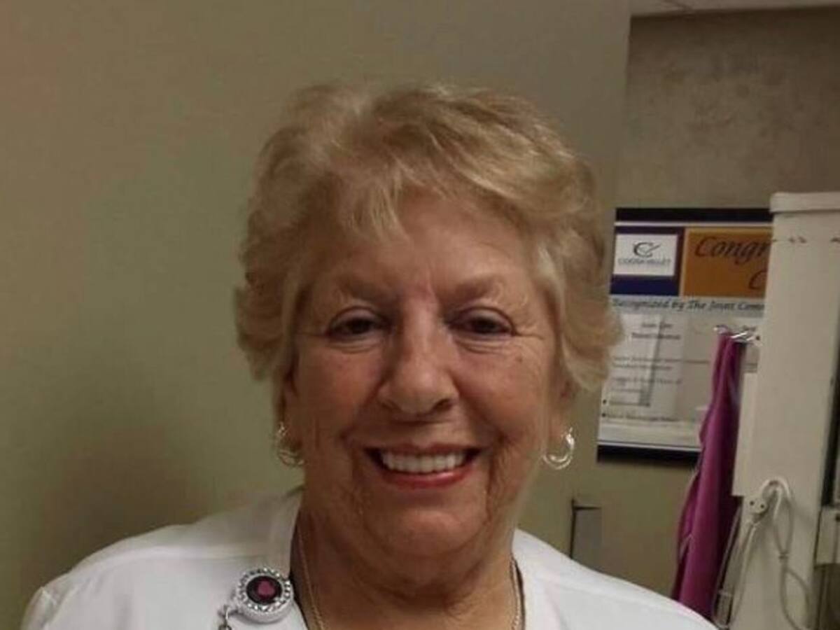 Falleció enfermera de Alabama que rechazó jubilarse para atender pacientes con Covid-19