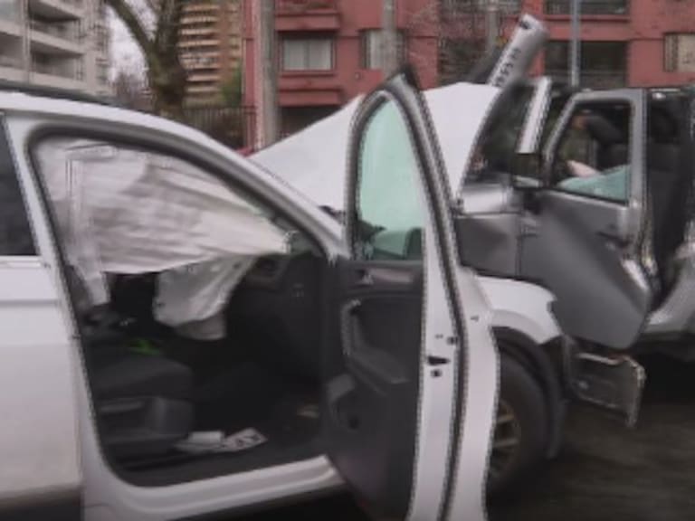 Conductor en estado de ebriedad provoca violento choque frontal en Las Condes