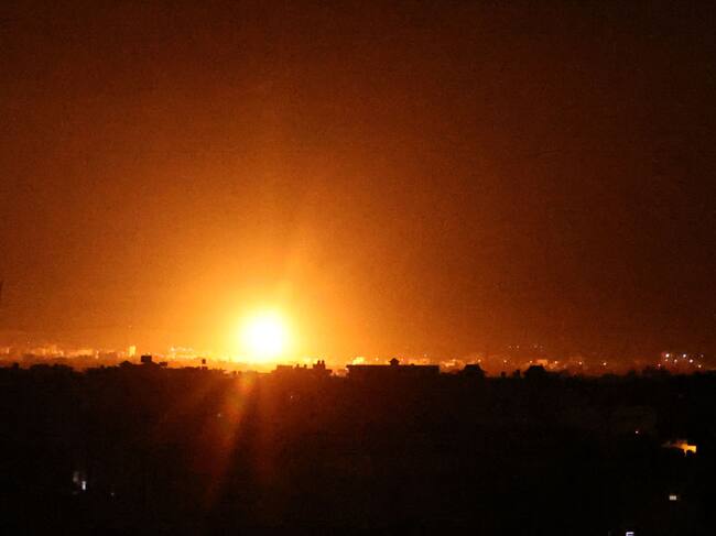Explosión de los misiles lanzados sobre Gaza por el ejército de Israel