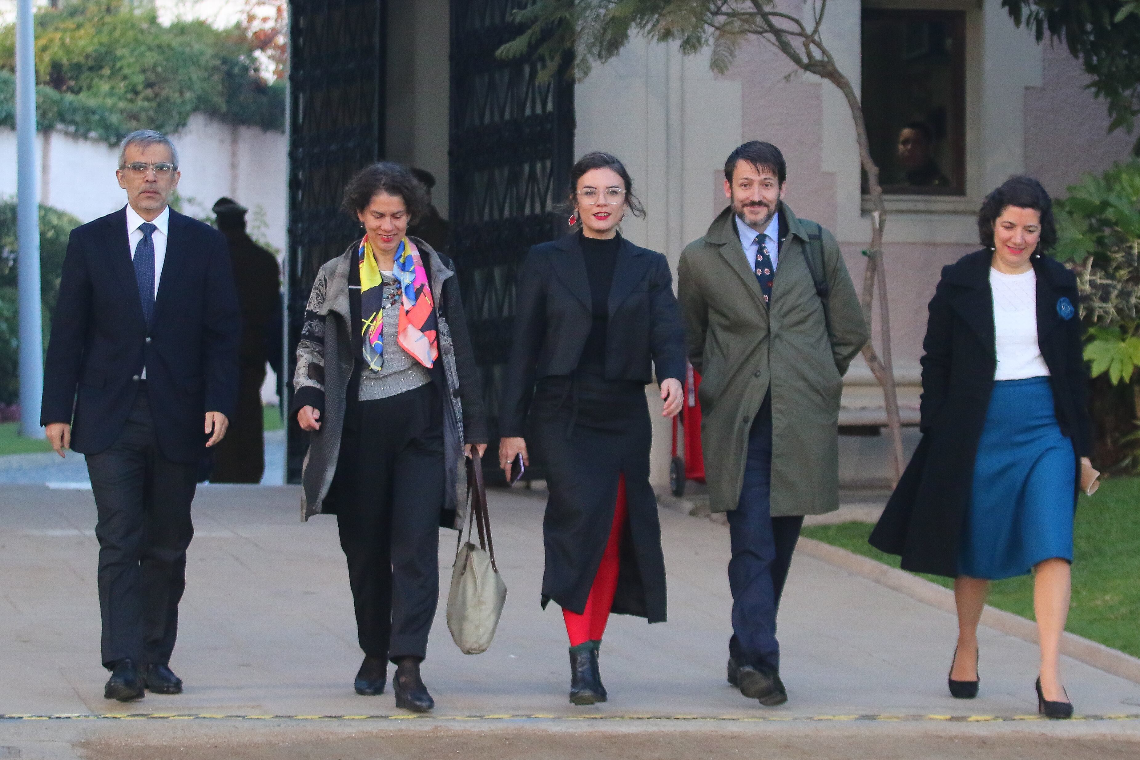 01 de Junio 2024/VIÑA DEL MARMinistros llegan a Cerro Castillo, antes de la Fotografía Oficial del presidente Gabriel Boric con sus ministros, previo a la cuenta publica en el Congreso Nacional.FOTO: YVO SALINAS/AGENCIA UNO