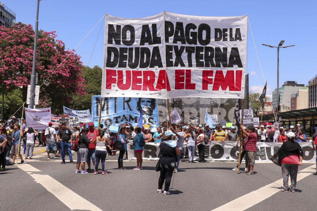 Protestas contra la deuda con el FMI en Argentina