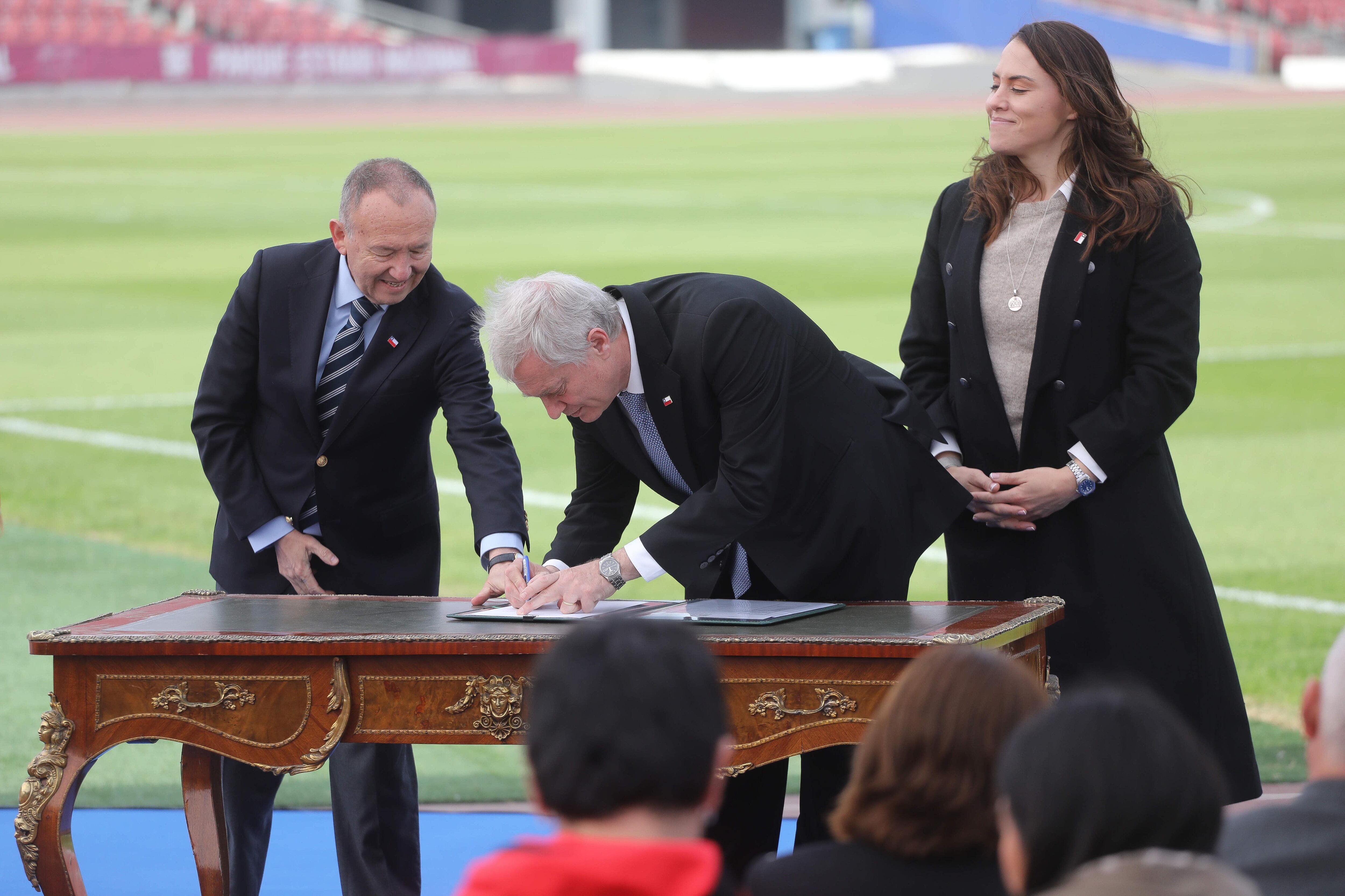 27 de mayo de 2026 / SANTIAGOEl Presidente José Antonio Kast, en dependencias del Estadio Nacional, asiste a la promulgación de la Ley de Sociedades Anónimas Deportivas.FOTO: SEBASTIAN BELTRAN GAETE / AGENCIAUNO