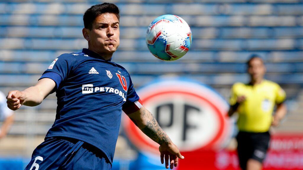 4 de Octubre del 2020/SANTIAGOMatías Rodríguez(c) ,durante el partido valido por la Decimotercera fecha del Campeonato Nacional AFP PlanVital 2020, entre Universidad Católica vs Universidad de Chile, disputado en el Estadio San Carlos de Apoquindo.
FOTO:FRANCISCO LONGA/AGENCIAUNO