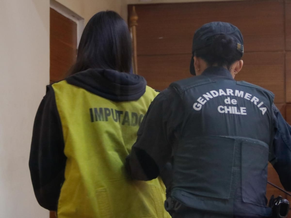 Declaran culpable a mujer que golpeó a su padre con un bate de béisbol en plena calle en Punta Arenas