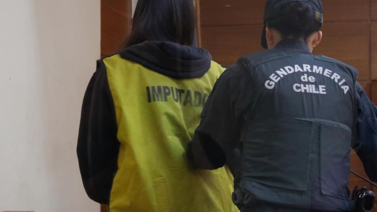 Declaran culpable a mujer que golpeó a su padre con un bate de béisbol en plena calle en Punta Arenas