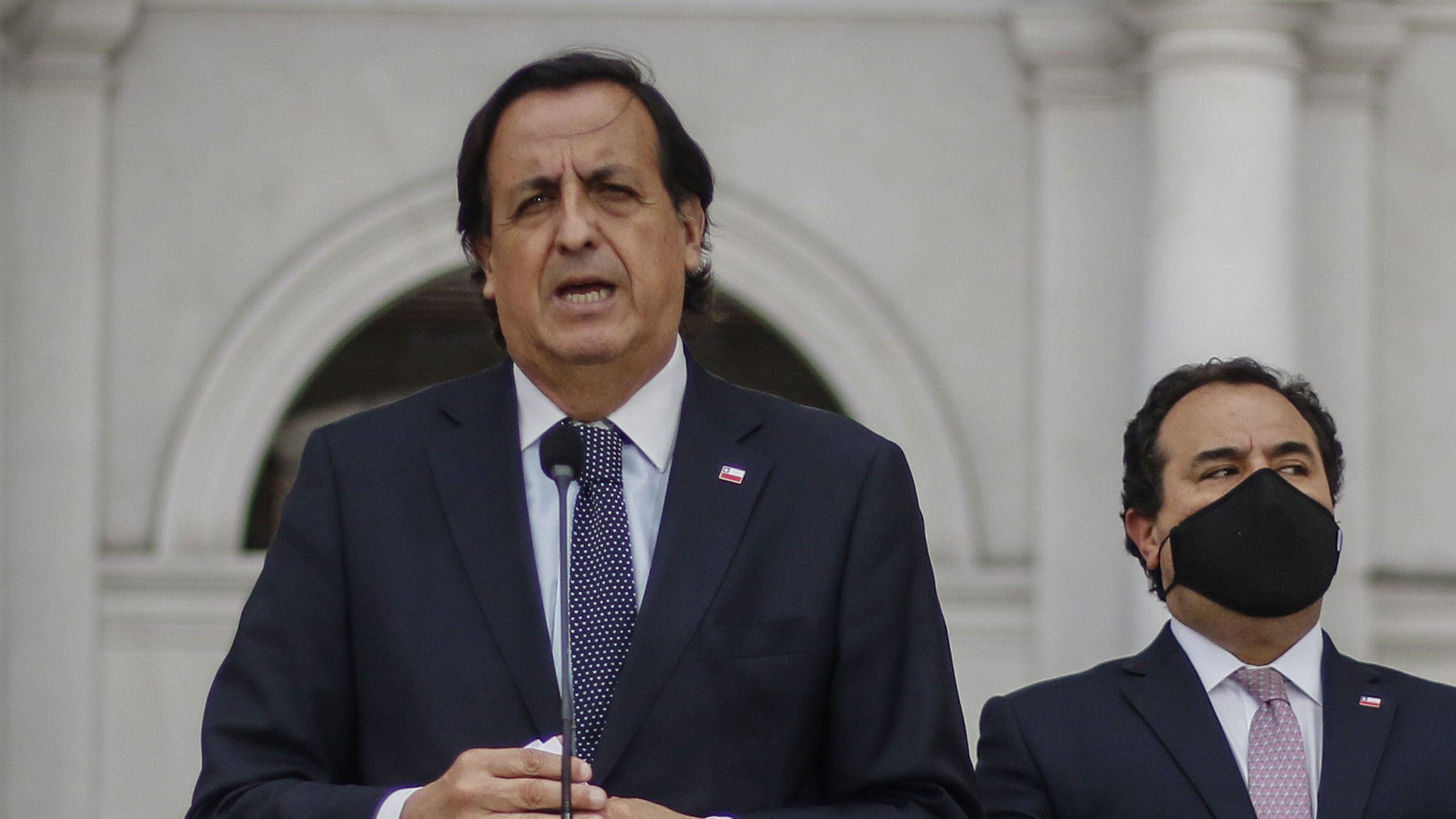 Defensa de Víctor Pérez presentó sus argumentos ante comisión por acusación constitucional