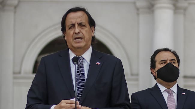 Defensa de Víctor Pérez presentó sus argumentos ante comisión por acusación constitucional