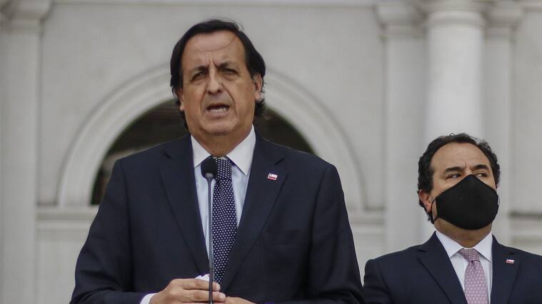 Defensa de Víctor Pérez presentó sus argumentos ante comisión por acusación constitucional