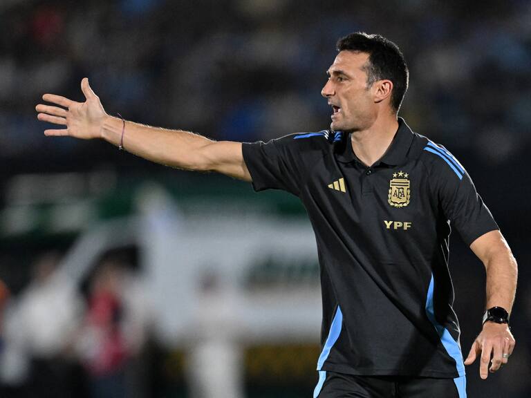 Lionel Scaloni descarta exhibir la Copa del Mundo ante Brasil y advierte a la fanaticada trasandina: “El racismo no existe en nuestras cabezas”