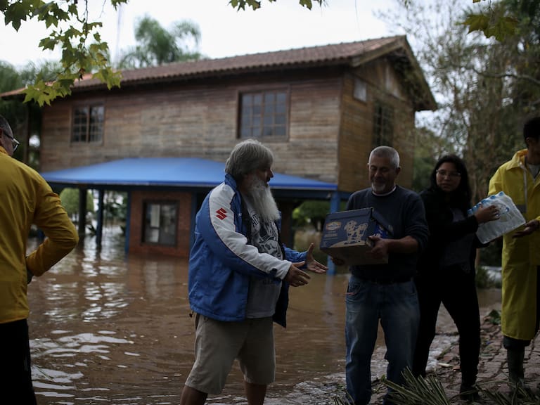 Chile envía más de tres toneladas de ayuda humanitaria a Brasil luego de catastróficas inundaciones