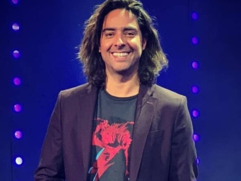 Cristián Riquelme anuncia su salida de «Yo soy» en plena transmisión: «Me han pedido que ponga mi cargo a disposición»