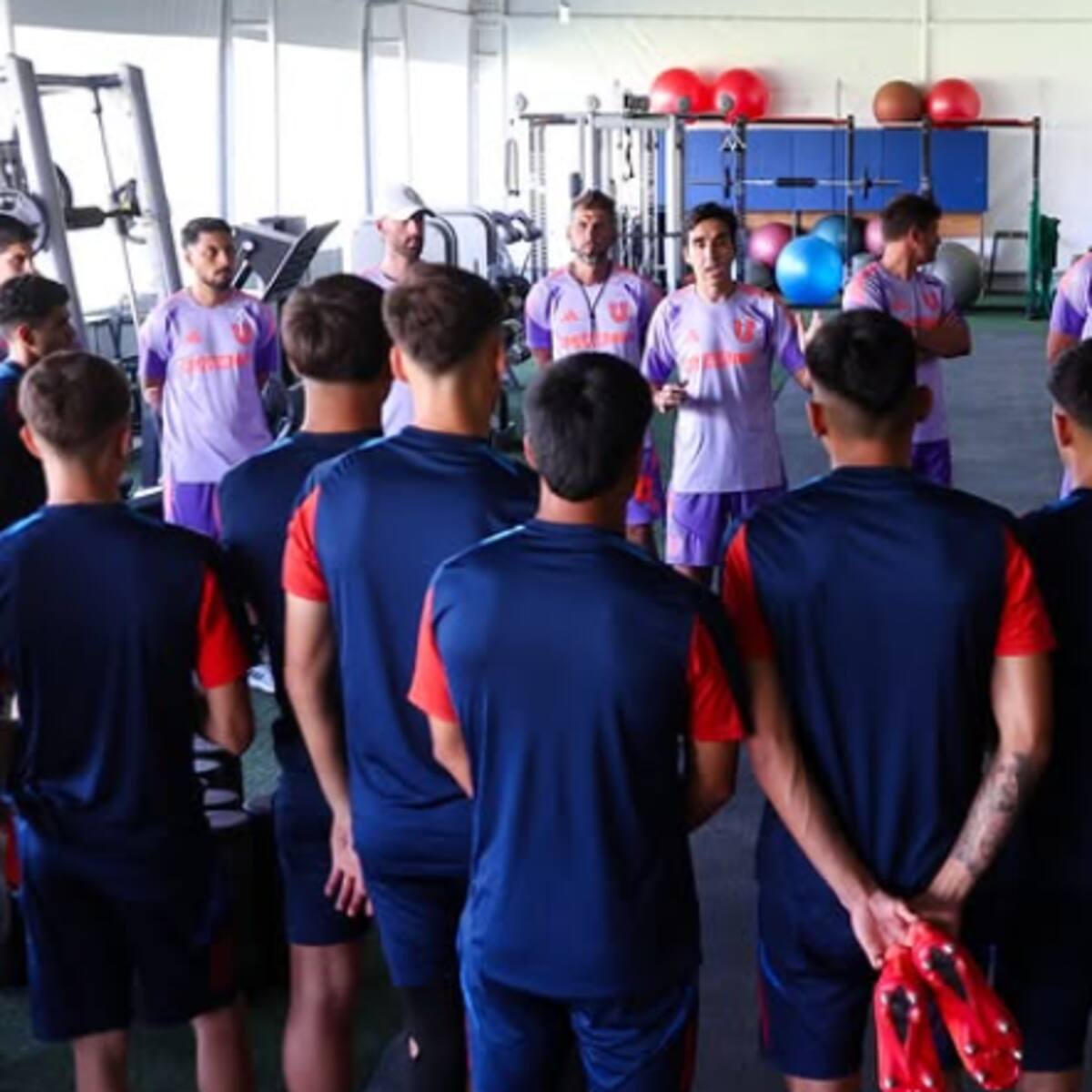 “Lo que necesito sentir de parte de ustedes es que dan lo que sea por jugar en la U”