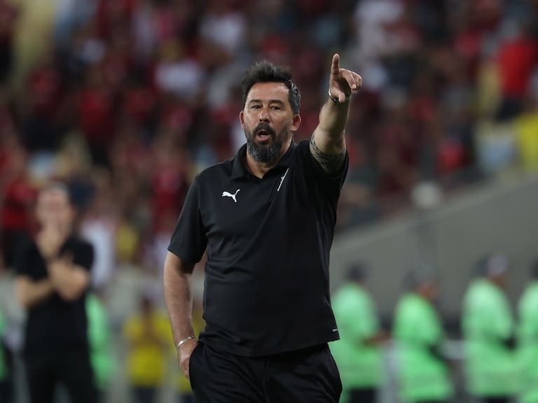 En Chile tiene dónde llegar: Pablo “Vitamina” Sánchez deja la banca de Liga Deportiva Universitaria de Quito