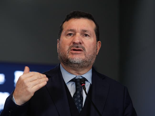02 DE JULIO DE 2025 / SANTIAGO
El jefe nacional Contra el Crimen Organizado (s), prefecto Christian Chávez; el fiscal Héctor Barros, de la Fiscalía Metropolitana Sur, y el subsecretario de Seguridad, Rafael Collado, informan los resultados de un mega operativo liderado por la Brigada Investigadora Contra el Crimen Organizado que detuvo a 14 personas, y la incautación de más de 136 kilos droga, armamento y munición en Coquimbo
FOTO: DIEGO MARTIN / AGENCIAUNO