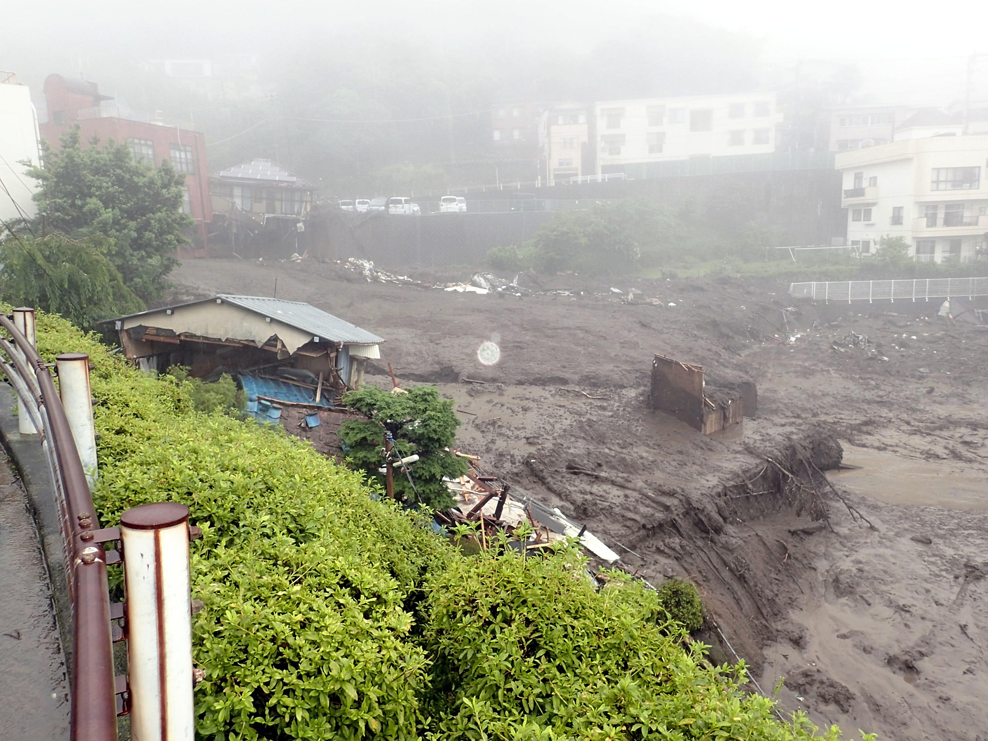 Inundaciones provocan deslaves y dejan desaparecidos en Japón