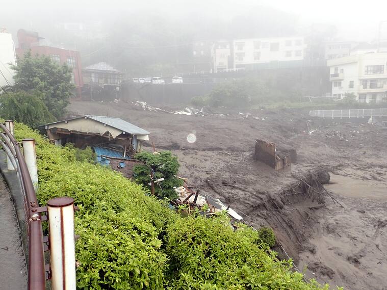 Inundaciones provocan deslaves y dejan desaparecidos en Japón