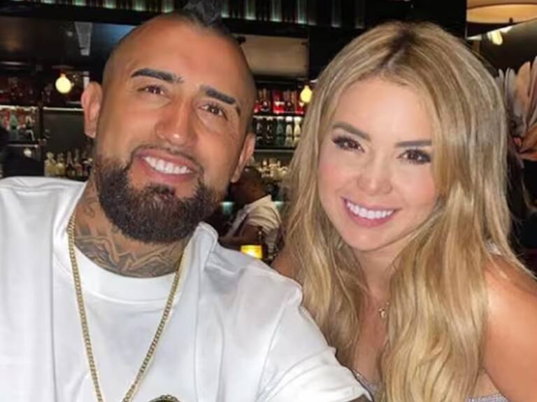 Polémica ex de Arturo Vidal compartió íntima celebración con Igor Lichnovsky: “Agárrense que ahora empieza lo bueno”