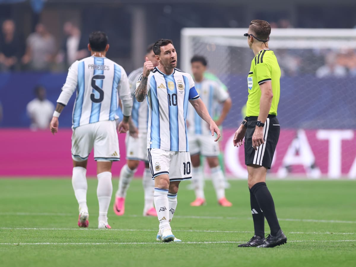 El veto de FIFA que pocos conocen e impide a ciertos árbitros dirigir a Argentina: estalla otra polémica en el Mundial