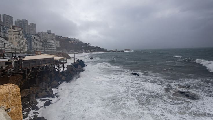 Afectará a 11 regiones: Armada emite aviso de marejadas para gran parte del litoral a partir de este domingo