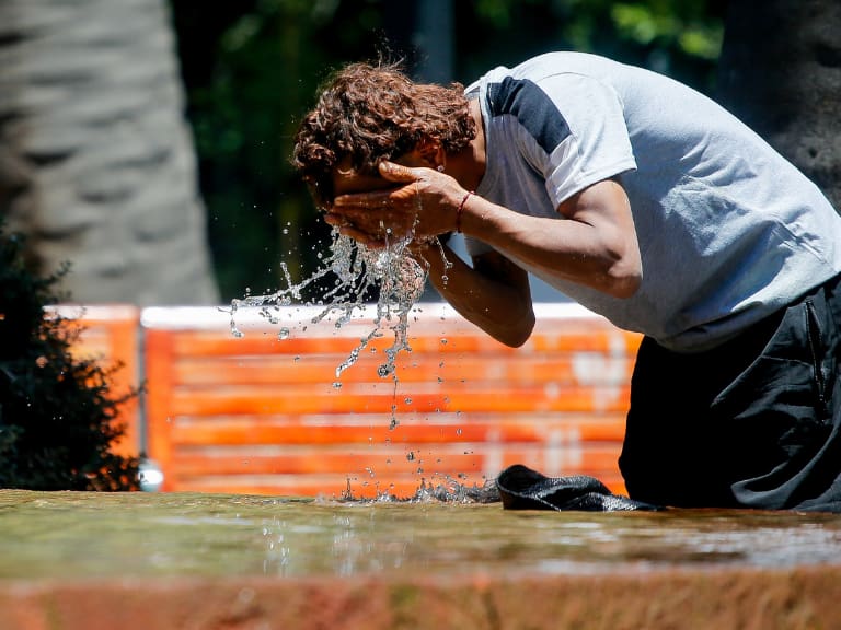 Para tener en cuenta durante el verano: estas son las 12 comunas más calurosas de Santiago, según estudio