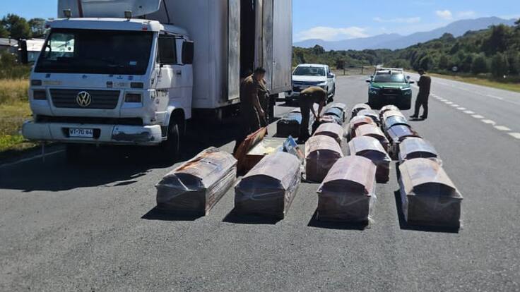 Descubren droga oculta en urnas durante control vehicular en la Carretera Austral