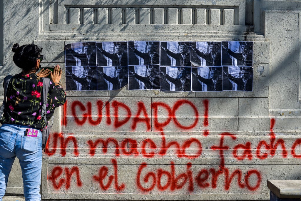 Protesta de feministas contra el presidente de El Salvador