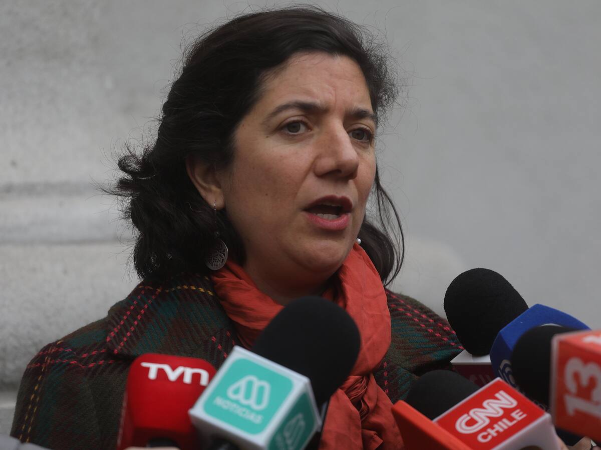 “La regla es una y la misma para todos”: ministra Aisén aborda renuncia de cuñada del Presidente Boric por caso Licencias Médicas