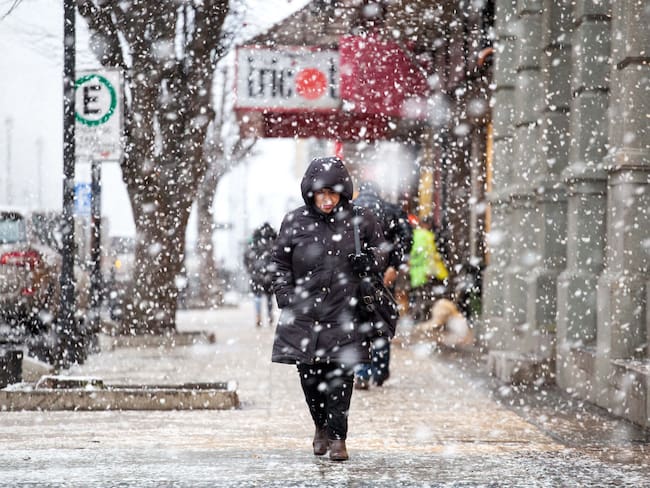 Meteorología emite aviso por probables nevadas en la Región Metropolitana y otras dos regiones de la zona central del país