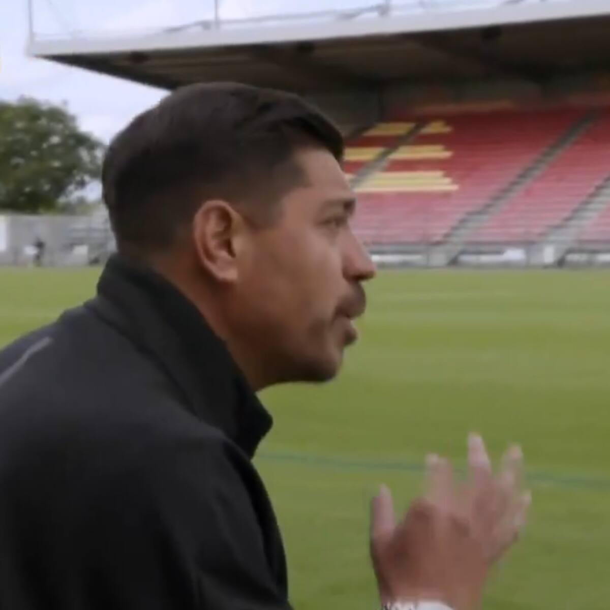 “Escúchame, haz el tres tiempos, por favor, dale”: La curiosa indicación de Córdova en el partido de la Roja